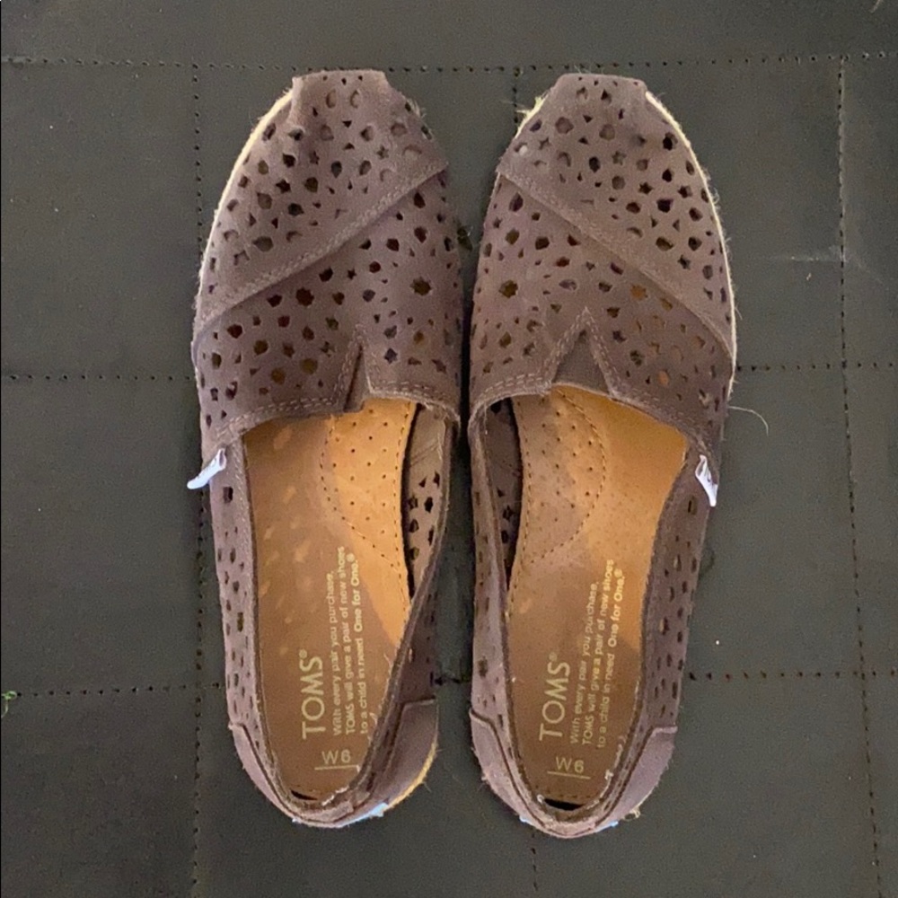 Toms